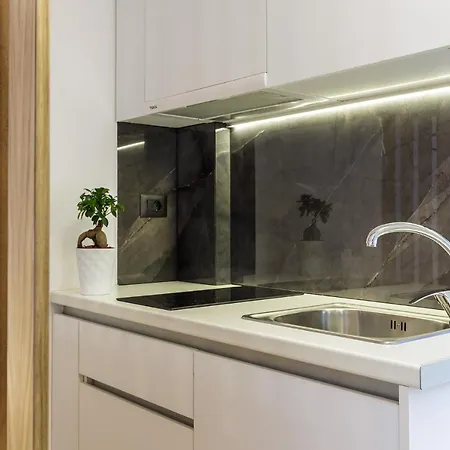 Arch 4 Luxury Living , Room II Apartament *