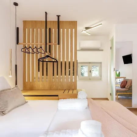 Arch 4 Luxury Living , Room II דירה חאניה